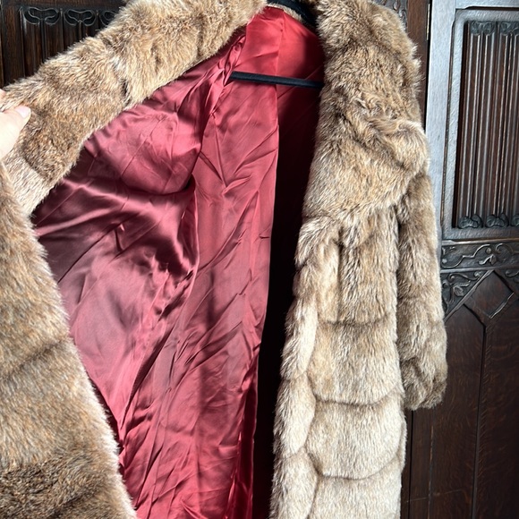 Vintage faux fur knee length coat - Picture 4 of 8